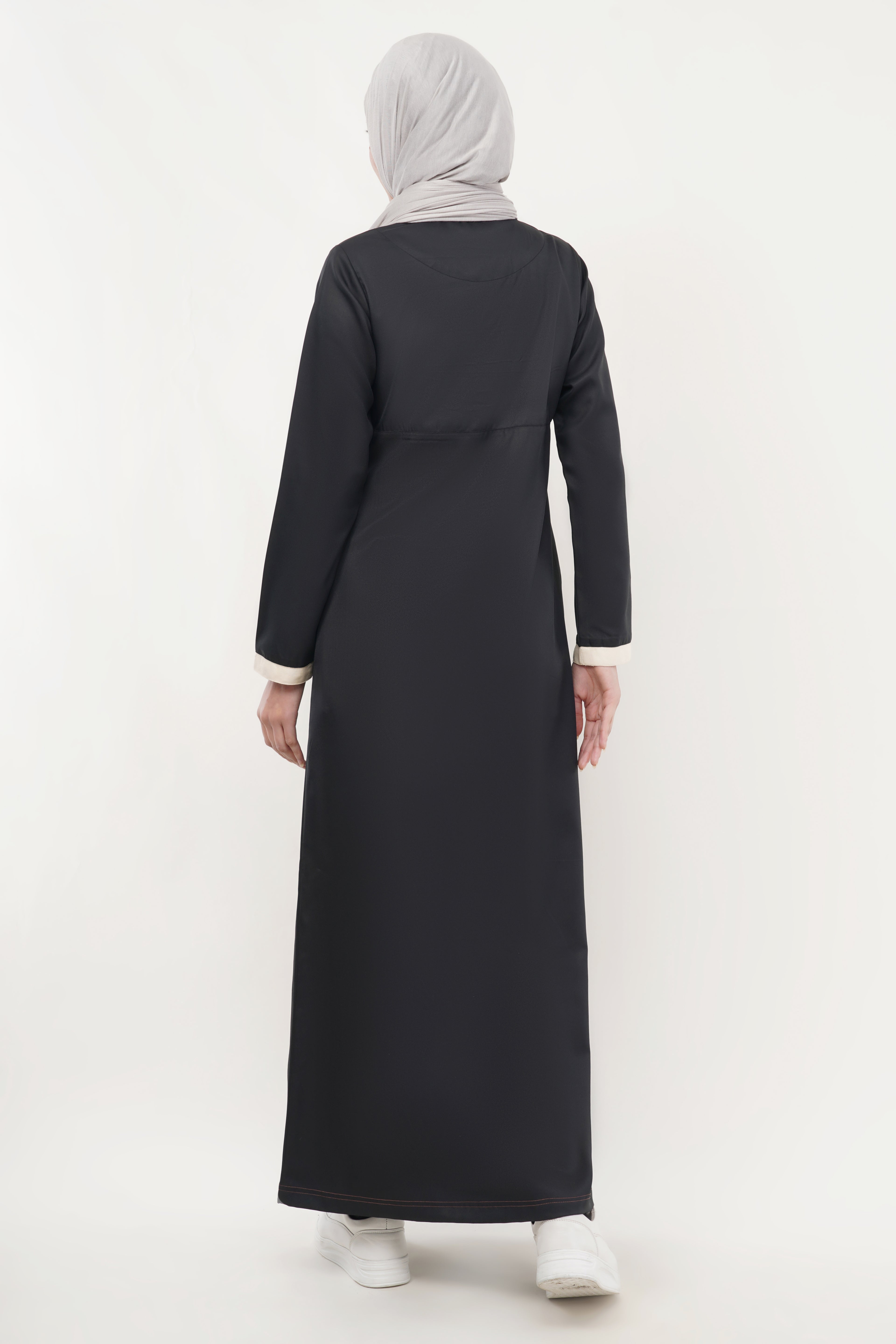 Chic Contrast Midnight Black Jilbab